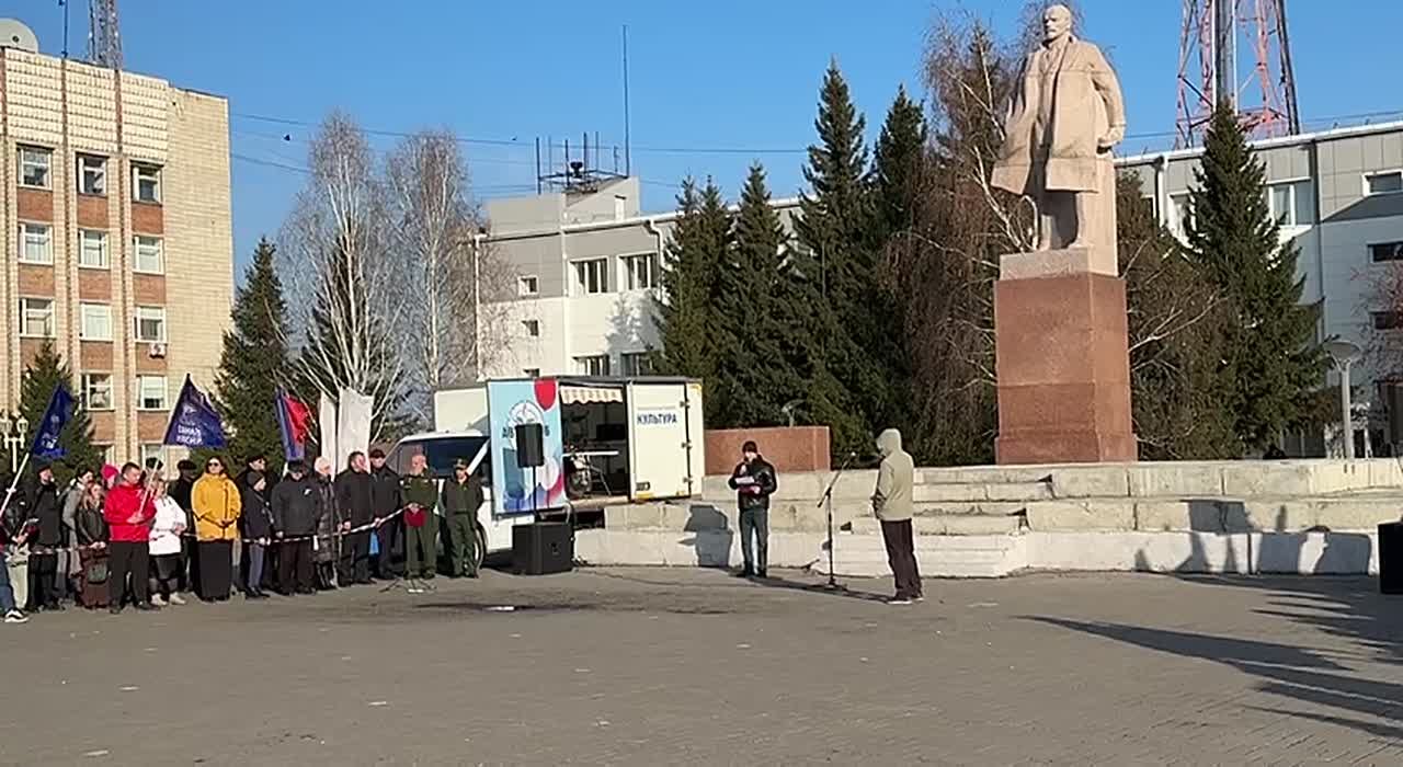 Сегодня в Таре состоялась торжественная отправка большого гуманитарного конвоя в зону СВО