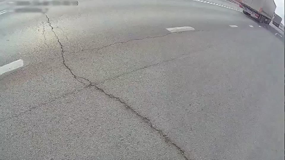 Автоинспекторы Омской области оперативно доставили женщину с серьёзной травмой в больницу