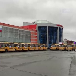 Районные школы получили 61 новый автобус
