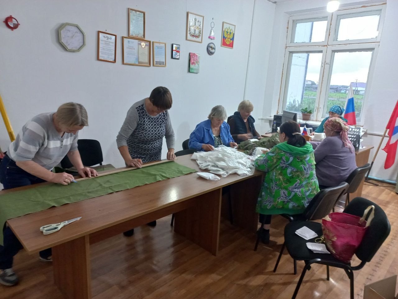 От всей души и умелых рук. В омских селах и городах идет своя тихая, но очень важная работа От всей души и умелых рук. В омских селах и городах идет своя тихая, но очень важная работа