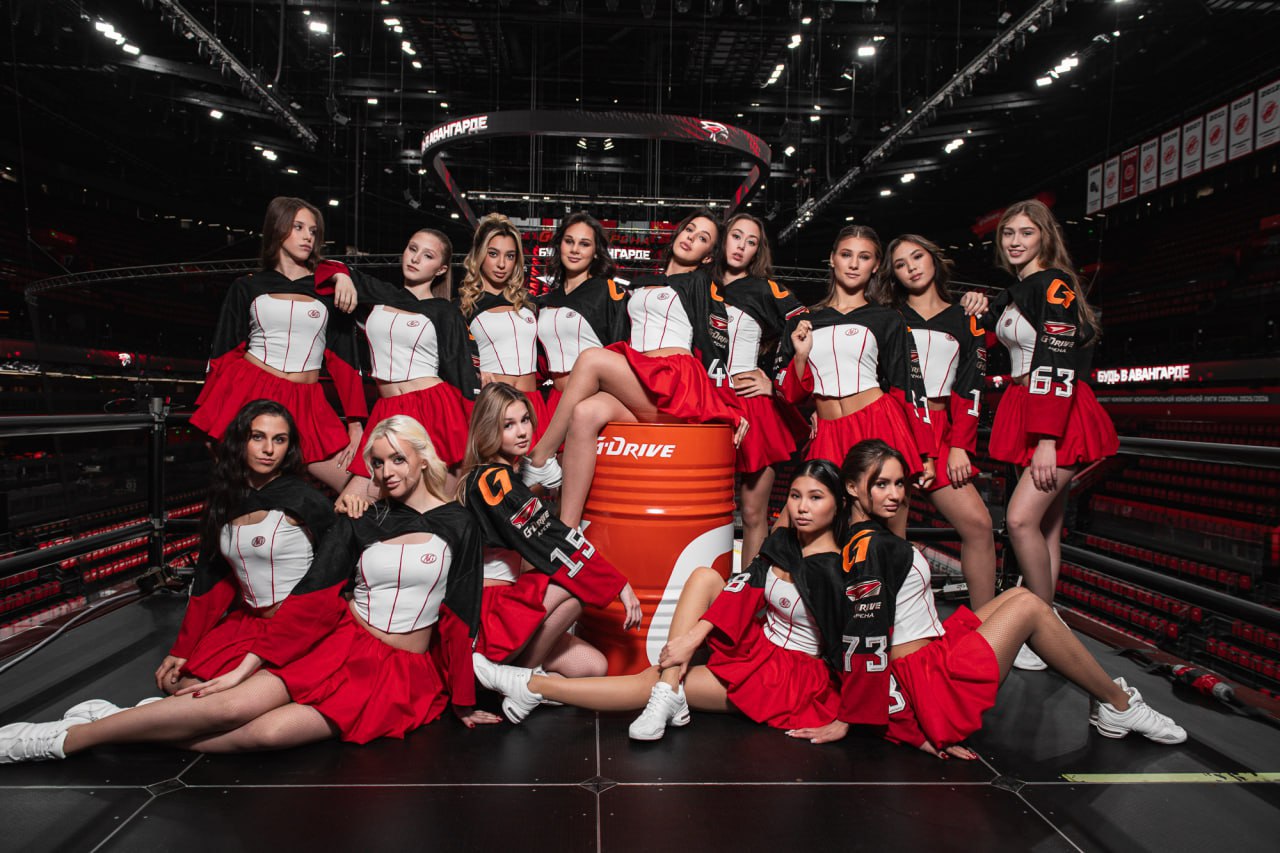 Группа поддержки «Авангарда» представила обновленную форму