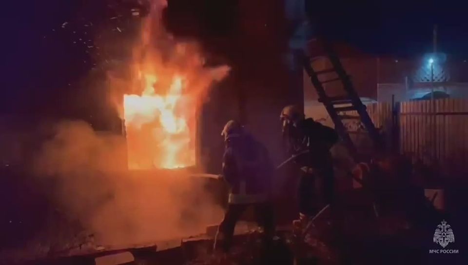 #пожарызасутки. 31 октября в 03:51 В Омском районе в селе Дружино горел жилой дом.