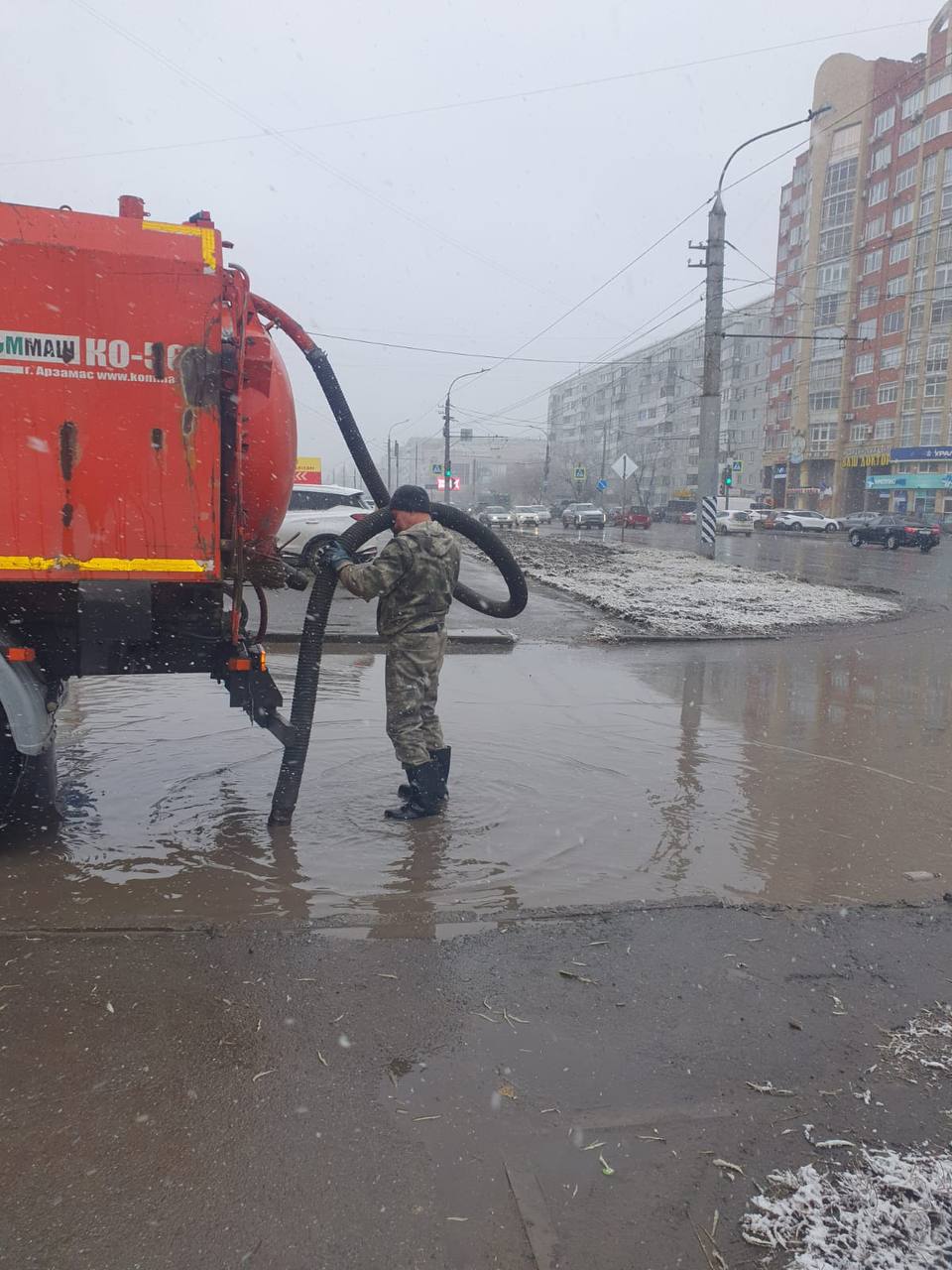 В Омске изза плохих погодных условий усилена работы дорожных служб В Омске изза плохих погодных условий усилена работы дорожных служб