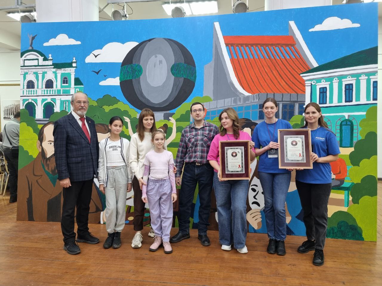 В Омске зафиксировали новый рекорд – самую большую картину, написанную по номерам, и самое большое количество человек, участвующих в росписи! В Омске зафиксировали новый рекорд – самую большую картину, написанную по номерам, и самое большое количество человек, участвующих в росписи!