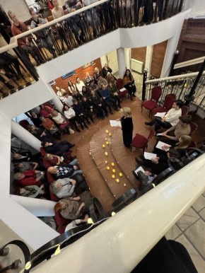 В рамках Всероссийской акции "Ночь искусств" в Омском академической театре драмы состоялась Литературно-музыкальная программа «Сказки на ночь»