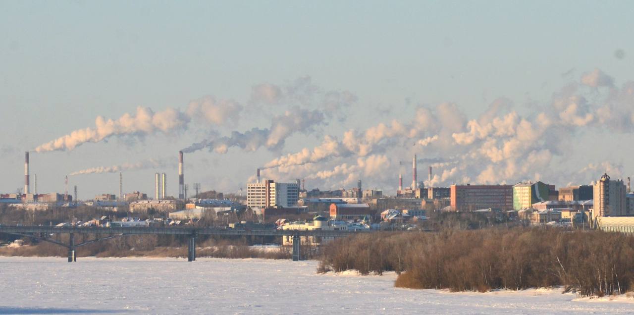 В Омске обнаружили повышенный уровень фенола в воздухе