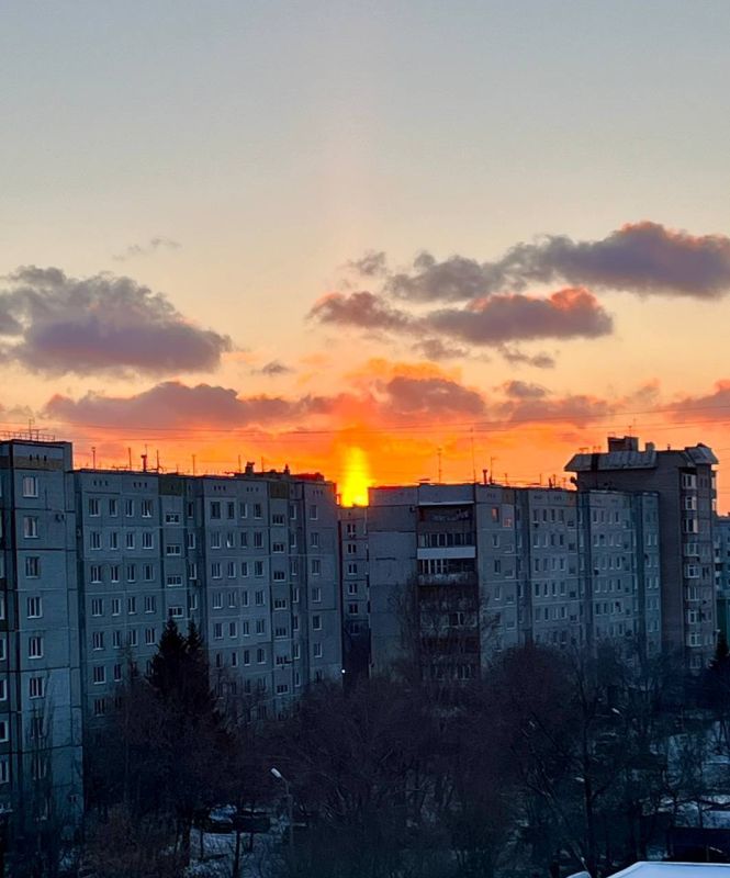 Необычный закат заметили жители города сегодня над Омском