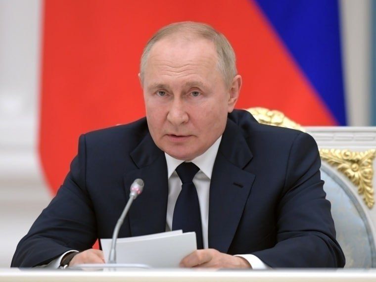 Президент Владимир Путин поздравил Виталия Хоценко и омичей с Днем народного единства