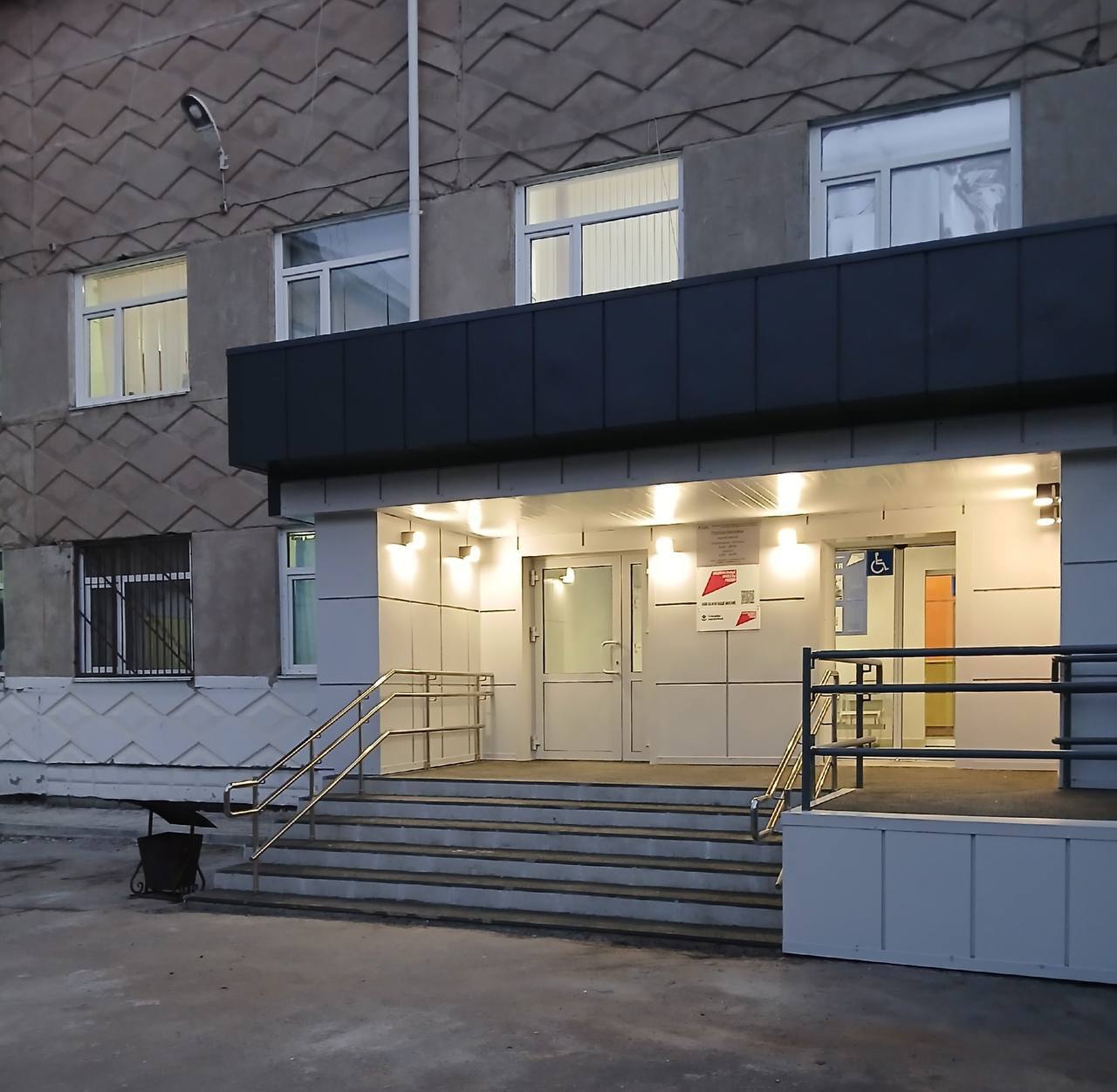 В Калачинске заканчивают ремонт поликлиники