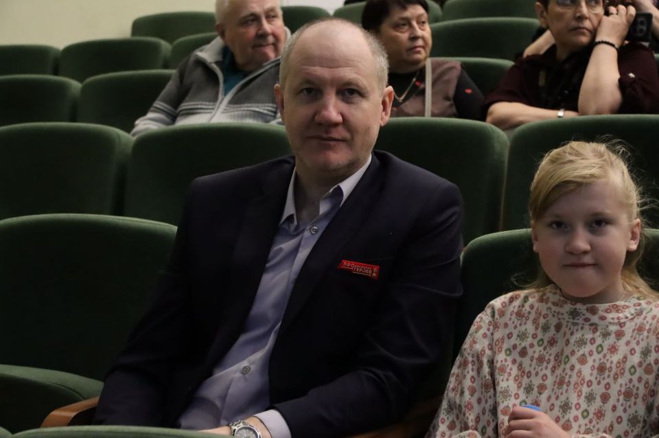 Финалисты и участники регионального кадрового проекта «ПРОдвижение ГЕРОЕВ» стали почетными гостями фестиваля «Искусство — сила Отечества» Финалисты и участники регионального кадрового проекта «ПРОдвижение ГЕРОЕВ» стали почетными гостями фестиваля «Искусство — сила Отечества»