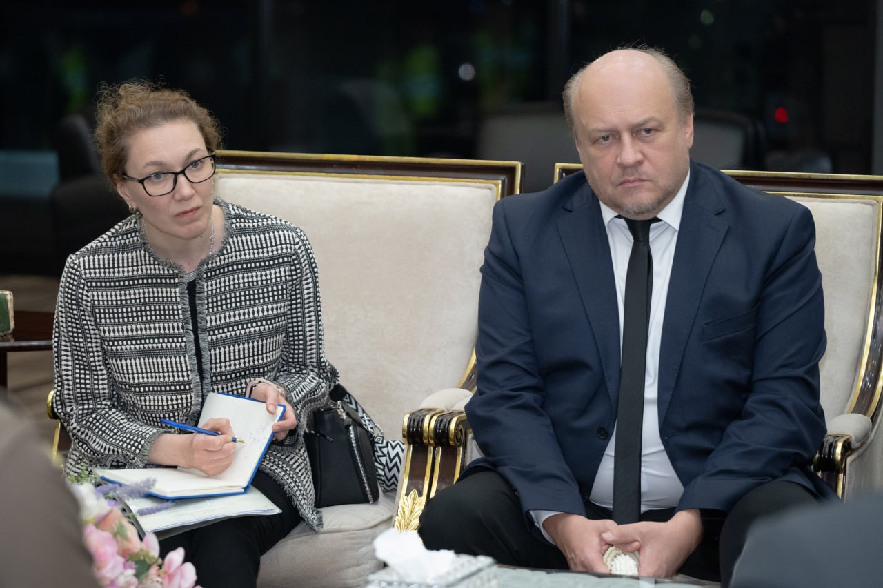 Ирина Волк: На фото – моменты прибытия Министра внутренних дел Российской Федерации Владимира Колокольцева в Бангкок для участия в 43-й конференции Ассоциации национальных полиций стран – участниц АСЕАН (АСЕАНАПОЛ) Ирина Волк: На фото – моменты прибытия Министра внутренних дел Российской Федерации Владимира Колокольцева в Бангкок для участия в 43-й конференции Ассоциации национальных полиций стран – участниц АСЕАН (АСЕАНАПОЛ)