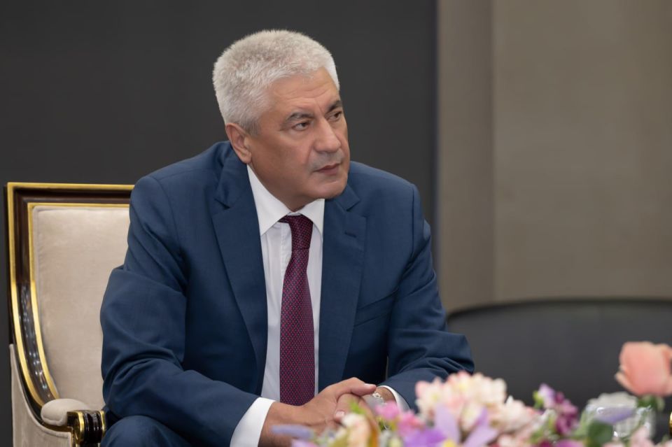 Ирина Волк: На фото – моменты прибытия Министра внутренних дел Российской Федерации Владимира Колокольцева в Бангкок для участия в 43-й конференции Ассоциации национальных полиций стран – участниц АСЕАН (АСЕАНАПОЛ) Ирина Волк: На фото – моменты прибытия Министра внутренних дел Российской Федерации Владимира Колокольцева в Бангкок для участия в 43-й конференции Ассоциации национальных полиций стран – участниц АСЕАН (АСЕАНАПОЛ)