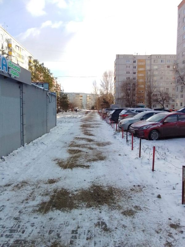 В Омске вывезли около 100 м снега – дорожники продолжают обработку улиц против гололеда В Омске вывезли около 100 м снега – дорожники продолжают обработку улиц против гололеда
