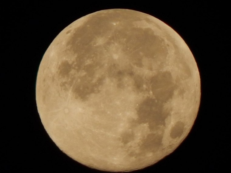 Омичи 6 ноября смогут наблюдать впечатляющее суперлуние