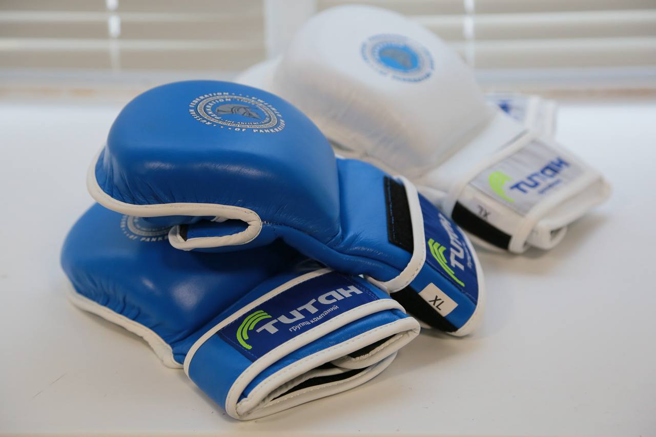 Сергей Шелест: Вместе с председателем совета директоров АО «ГК «Титан» Михаилом Александровичем Сутягинским — участником проекта «Меценатство» — побывали в «Академии панкратиона» в Ленинском округе Сергей Шелест: Вместе с председателем совета директоров АО «ГК «Титан» Михаилом Александровичем Сутягинским — участником проекта «Меценатство» — побывали в «Академии панкратиона» в Ленинском округе