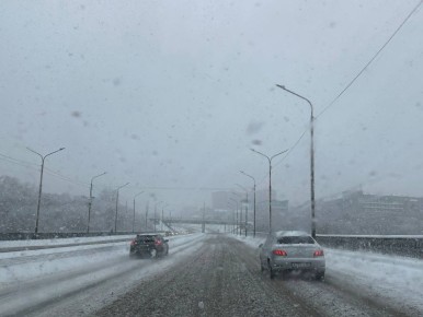 Губернатор просит омичей быть осторожнее изза надвигающейся метели