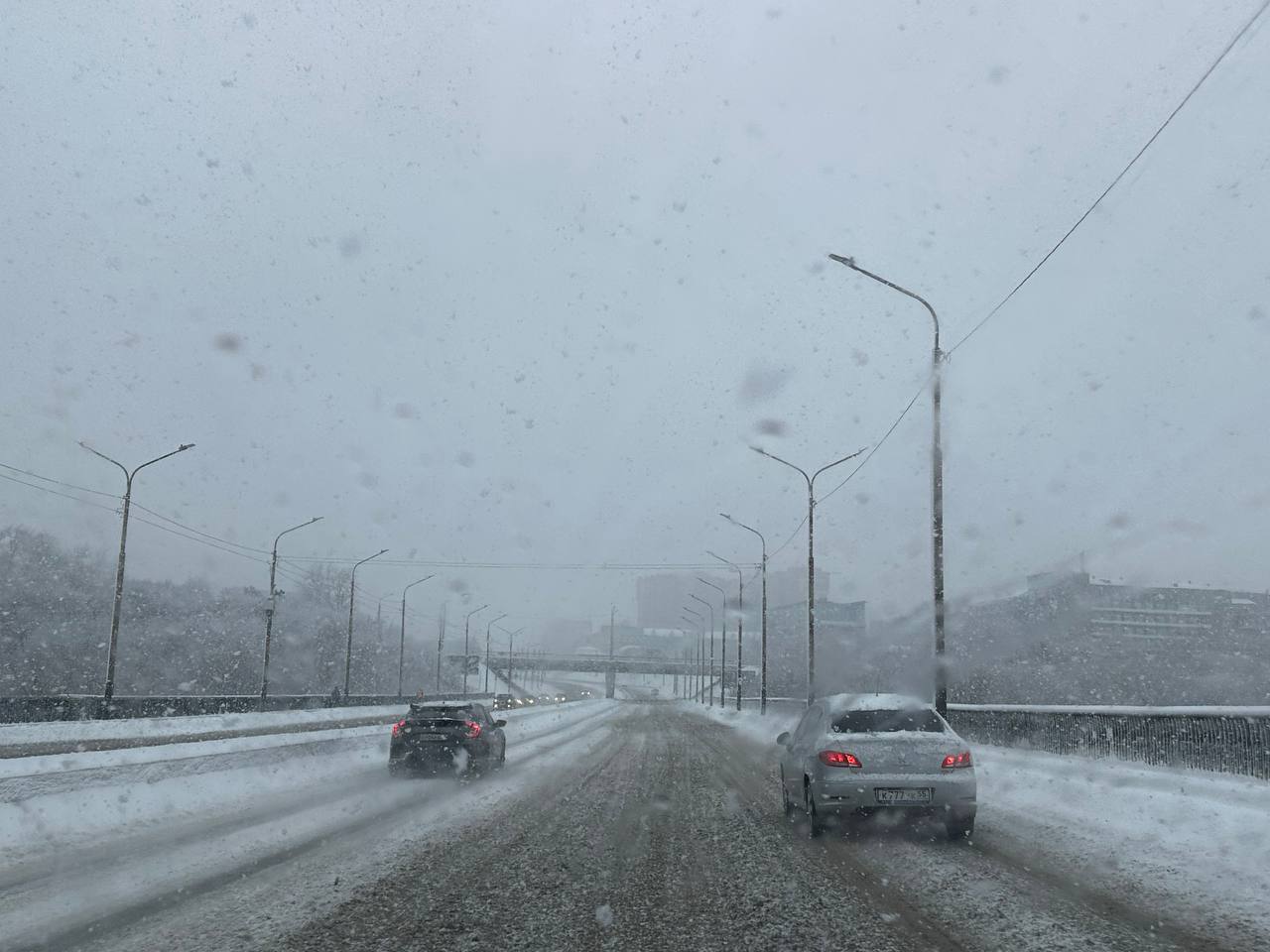 Губернатор просит омичей быть осторожнее изза надвигающейся метели