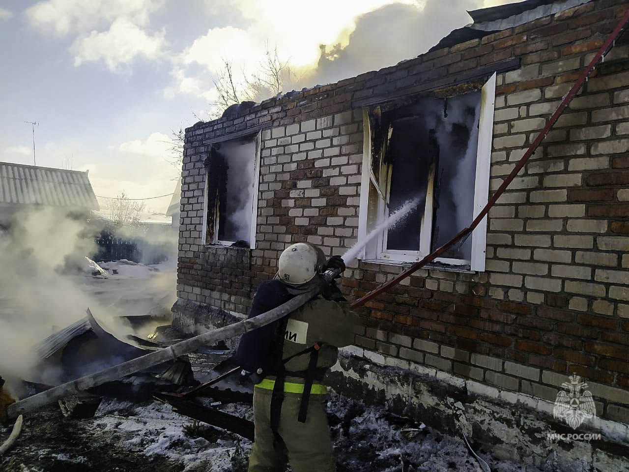 #пожарызасутки. 4 ноября в 09:42 В Полтавском районе горел частный дом