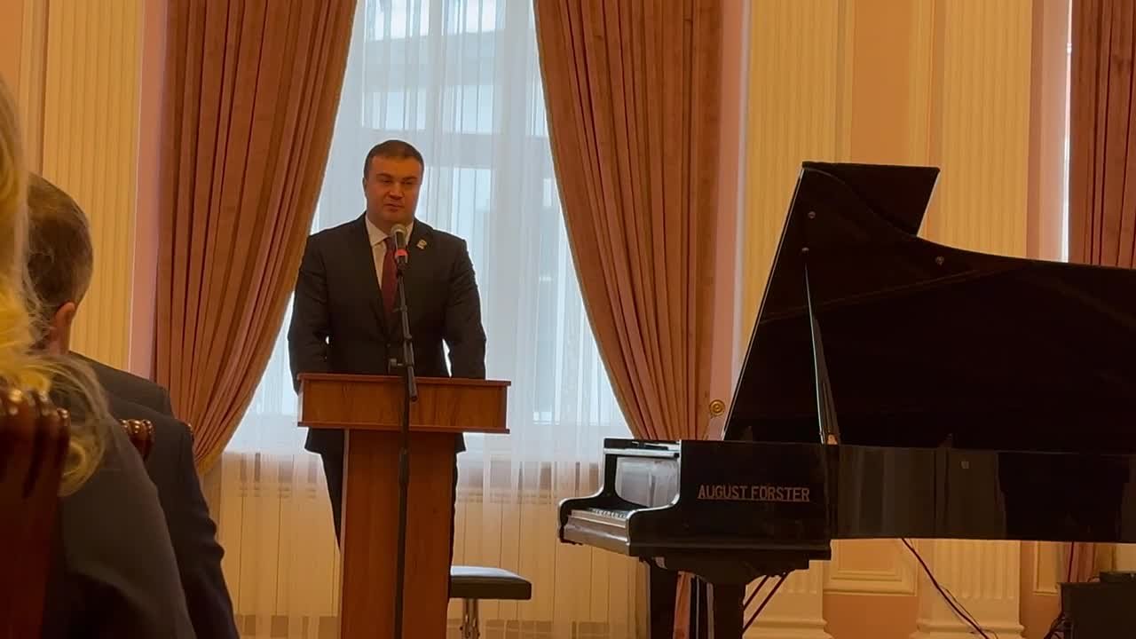 Губернатор Омской области Виталий Хоценко поздравил ГТРК "Иртыш" с юбилеем