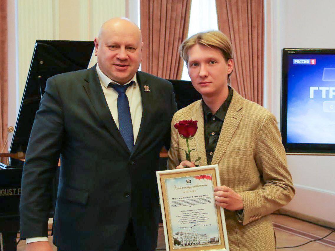 Виталий Хоценко: Поздравили коллектив ГТРК «Иртыш» с 70-летием Виталий Хоценко: Поздравили коллектив ГТРК «Иртыш» с 70-летием