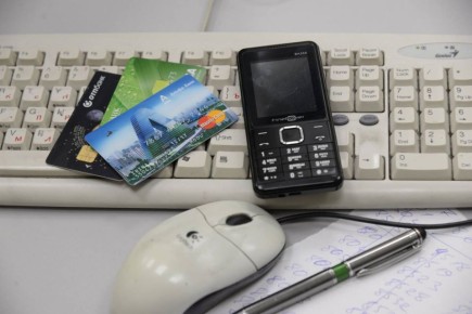 Мошенники украли с карты пенсионерки 75 тыс