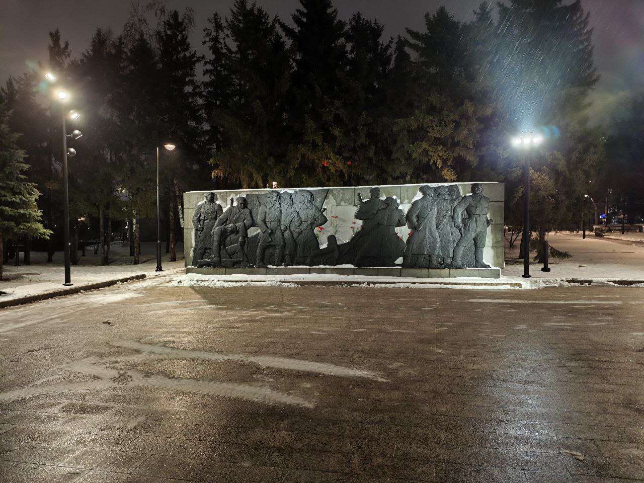 Сквер им. Борцов Революции в этом году заметно преобразился благодаря нацпроекту Сквер им. Борцов Революции в этом году заметно преобразился благодаря нацпроекту