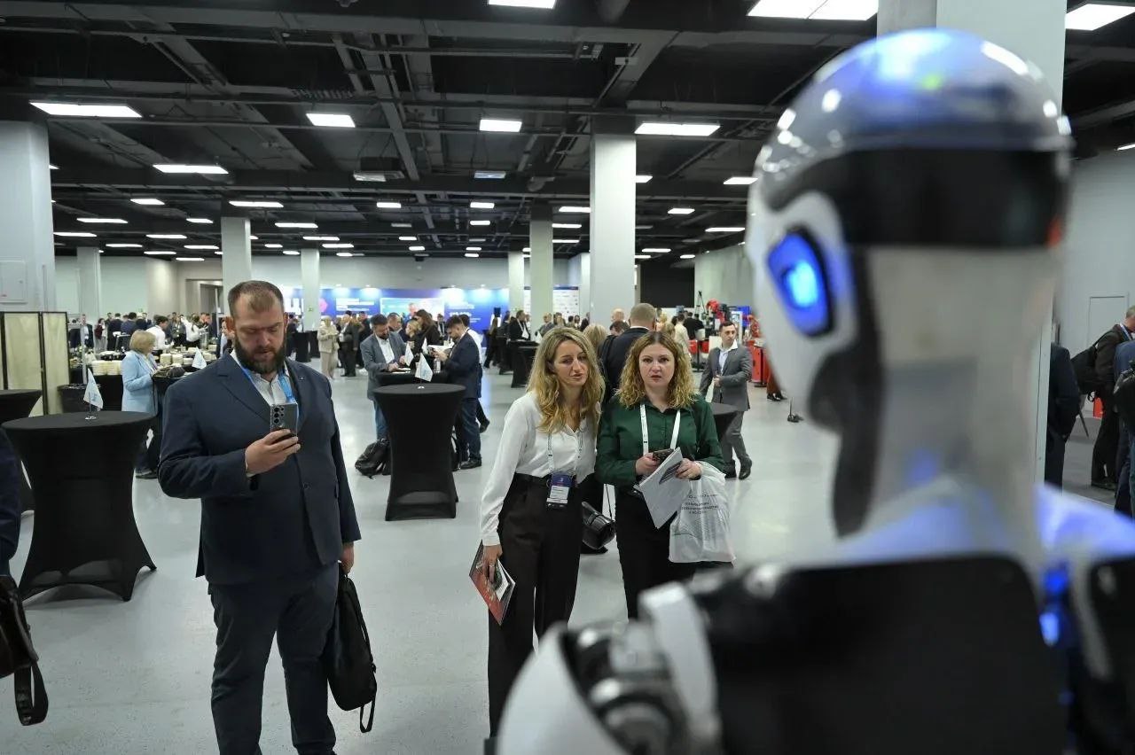 Искусственный интеллект и бережливое производство как часть культуры: делегация Омской области работает на форуме «Производительность 360» Искусственный интеллект и бережливое производство как часть культуры: делегация Омской области работает на форуме «Производительность 360»