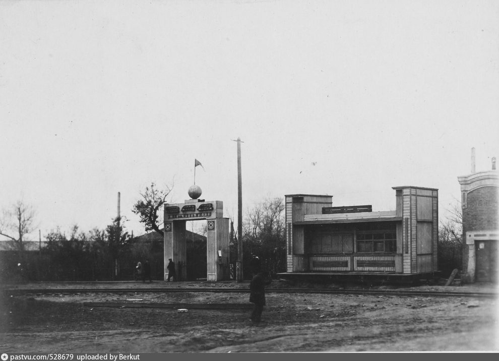 Как в омской роще в самом центре города стали показывать кино Как в омской роще в самом центре города стали показывать кино