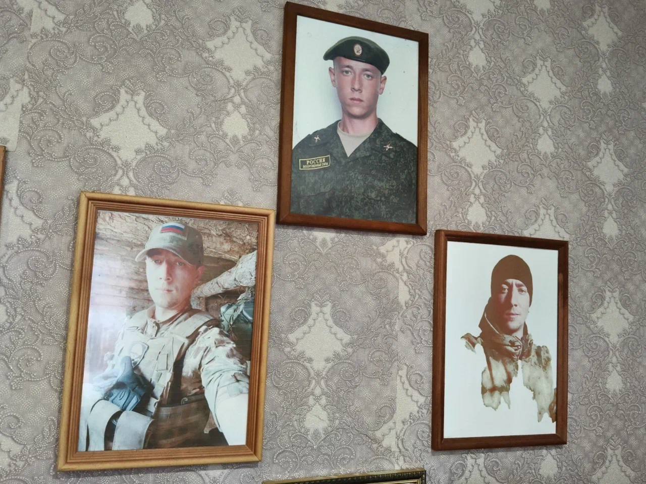 Виталий Хоценко навестил семью участника спецоперации в Крутинском районе Виталий Хоценко навестил семью участника спецоперации в Крутинском районе