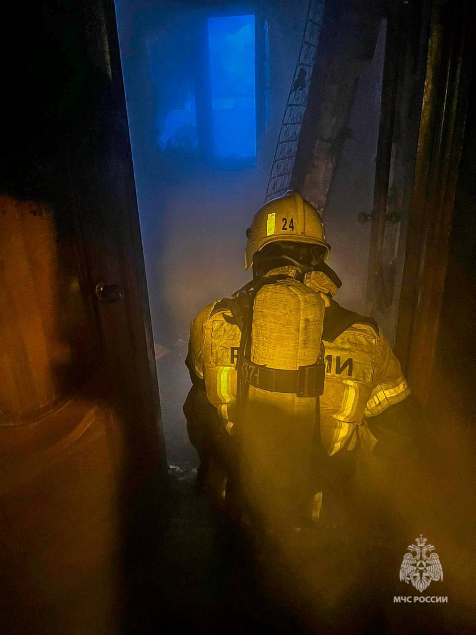 На Комарова в Омске произошел пожар: эвакуированы 18 жильцов, среди них двое детей На Комарова в Омске произошел пожар: эвакуированы 18 жильцов, среди них двое детей