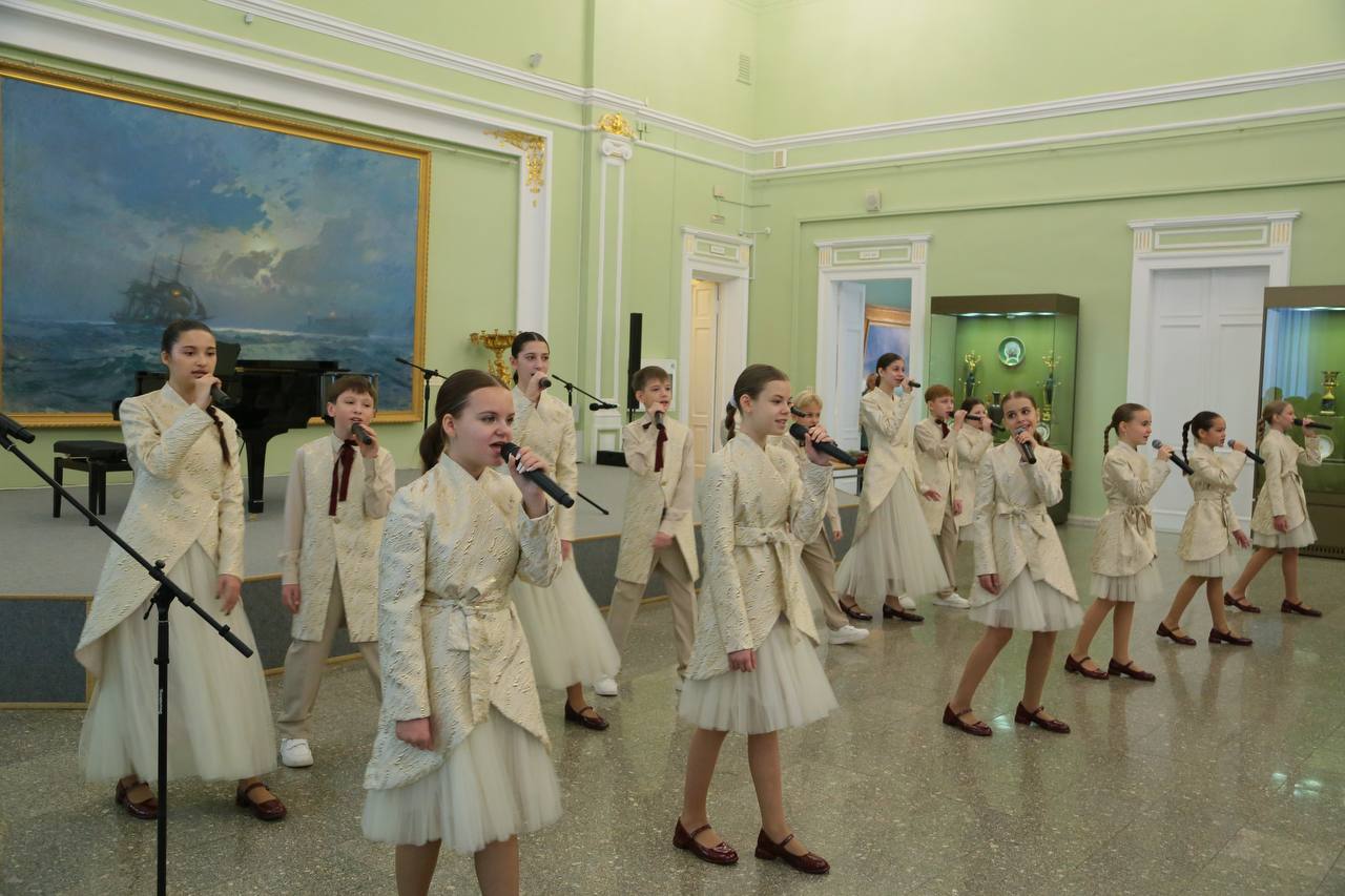 Сергей Шелест: Вместе с председателем Омского городского Совета Владимиром Валентиновичем Корбутом поприветствовали и наградили именными премиями юных омичей — учащихся школ искусств, художественных школ, а также... Сергей Шелест: Вместе с председателем Омского городского Совета Владимиром Валентиновичем Корбутом поприветствовали и наградили именными премиями юных омичей — учащихся школ искусств, художественных школ, а также...