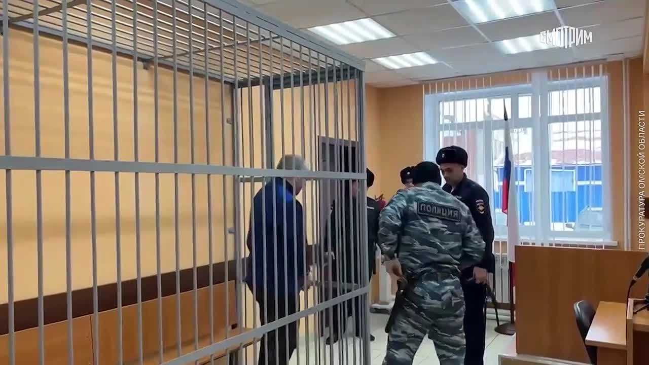 Бывшего зампреда правительства Омской области Владимира Куприянова осудили на 7 лет колонии строгого режима, сообщает прокуратура региона