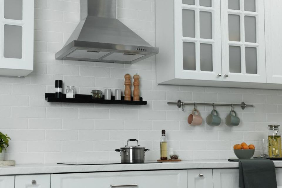 Эффективная уборка кухонной вытяжки за несколько шагов