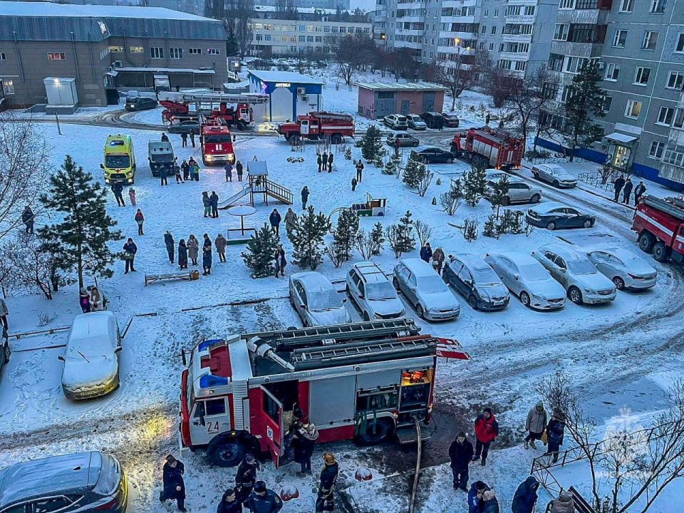 #пожарызасутки. 6 ноября в 16:50 В Омске на проспекте Комарова горела квартира в девятиэтажном доме