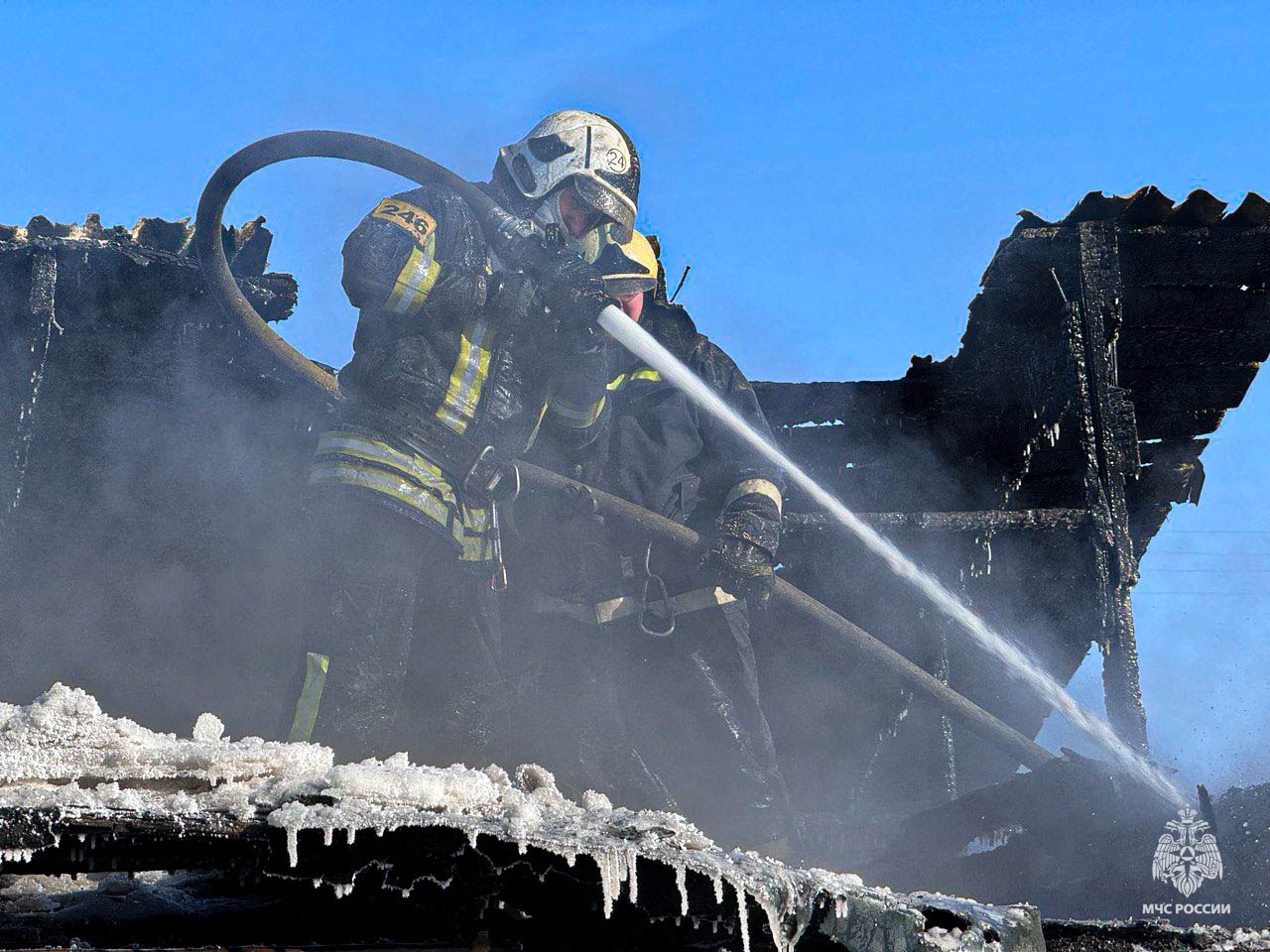 Крепче сибирских морозов. 8 ноября – День Сибири – повод вспомнить о величии сибирского края, а также о тех, кто обеспечивает его безопасность и благополучие Крепче сибирских морозов. 8 ноября – День Сибири – повод вспомнить о величии сибирского края, а также о тех, кто обеспечивает его безопасность и благополучие