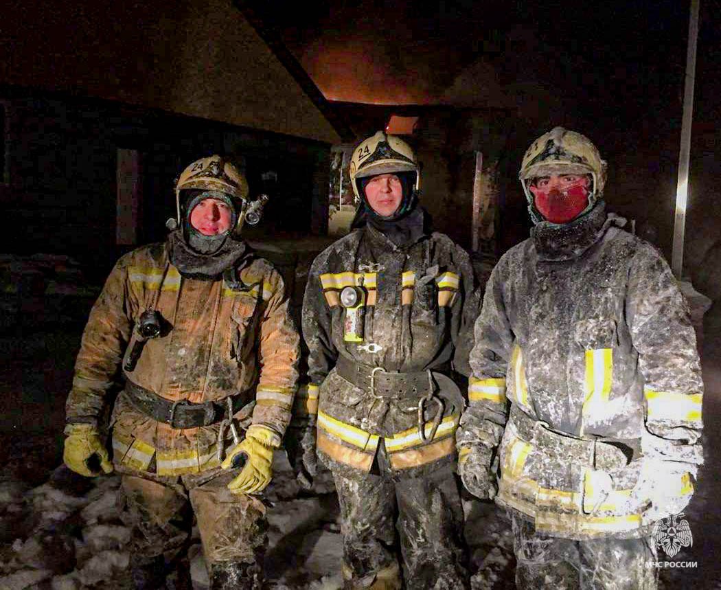 Крепче сибирских морозов. 8 ноября – День Сибири – повод вспомнить о величии сибирского края, а также о тех, кто обеспечивает его безопасность и благополучие Крепче сибирских морозов. 8 ноября – День Сибири – повод вспомнить о величии сибирского края, а также о тех, кто обеспечивает его безопасность и благополучие