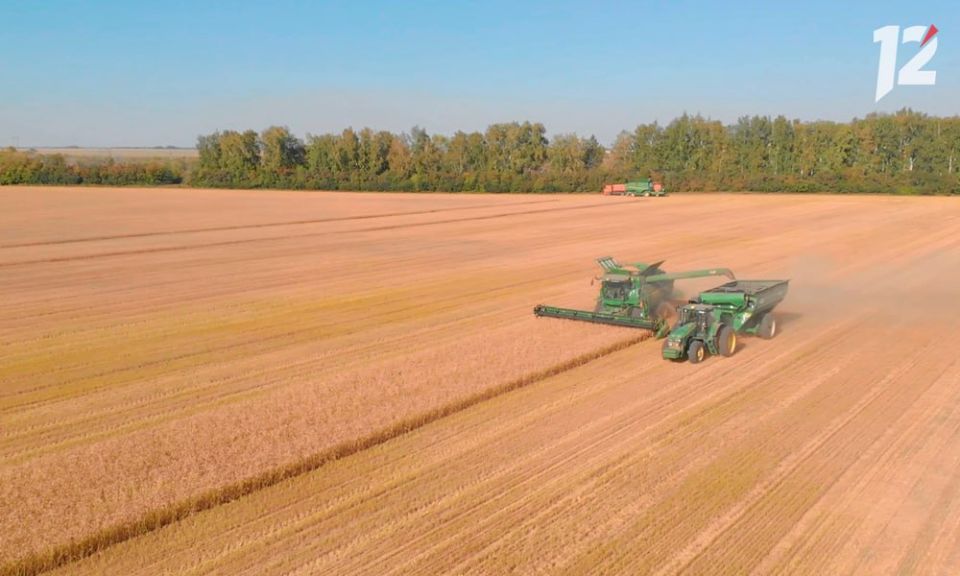 Омские аграрии завершают уборочную кампанию с высокими результатами