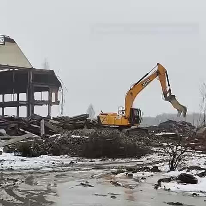 Остались одни «скелеты»: Хоценко показали руины старой Омск-Федоровки