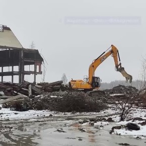 Продолжается снос устаревших конструкций аэропорта «Омск-Федоровка»