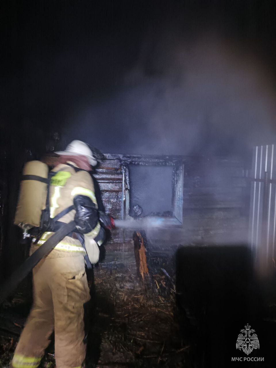 #пожарызасутки. 8 ноября в 21:03 В Муромцевском районе в селе Гурово горела баня #пожарызасутки. 8 ноября в 21:03 В Муромцевском районе в селе Гурово горела баня