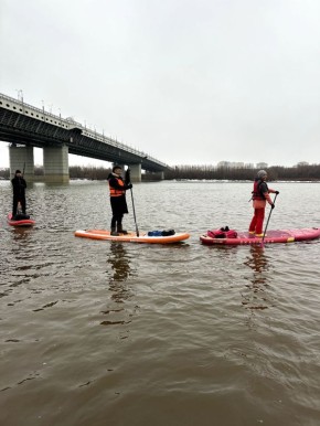 Омичи устроили ноябрьский заплыв на сапах!