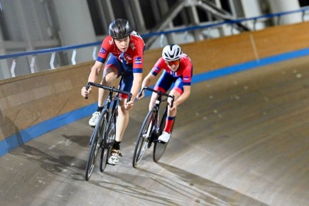 В Омском велотреке стартовали сразу 4 статусных турнира: Кубок, чемпионат, первенство России и всероссийские соревнования по велоспорту-трек