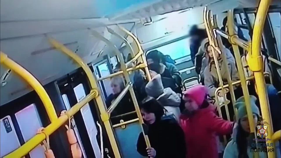 Сумка с фотоаппаратом «покаталась» по городу без хозяина