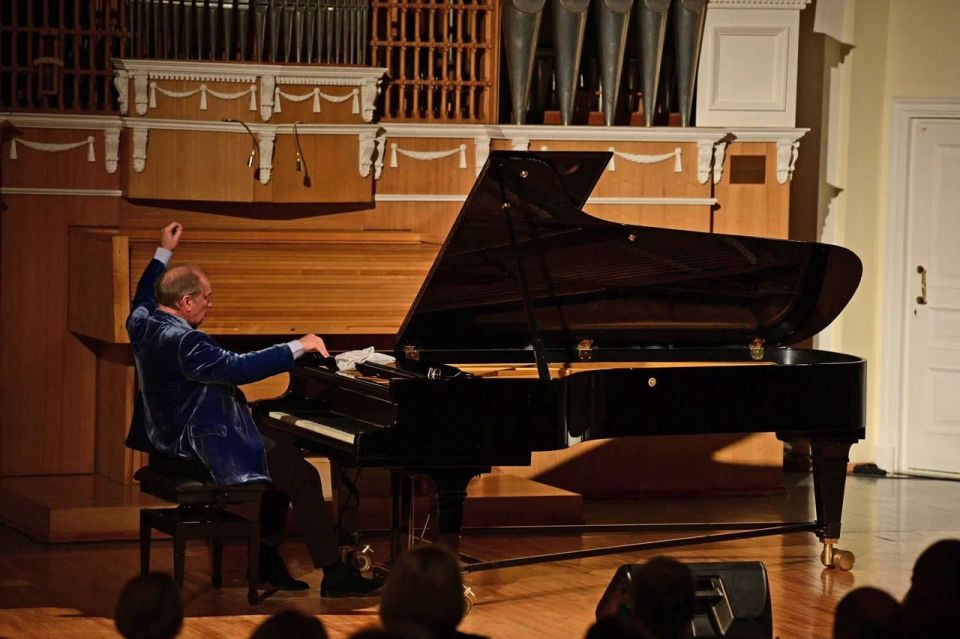 «Газпром нефть» поддержала старт осеннего сезона Музыкальной мастерской Юрия Розума в Омске