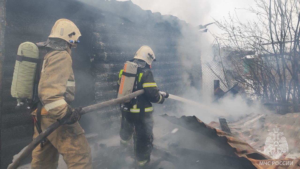 #пожарызасутки. 11 ноября в 09:39 В Тюкалинском районе в деревне 2-я Пятилетка горела хозпостройка #пожарызасутки. 11 ноября в 09:39 В Тюкалинском районе в деревне 2-я Пятилетка горела хозпостройка