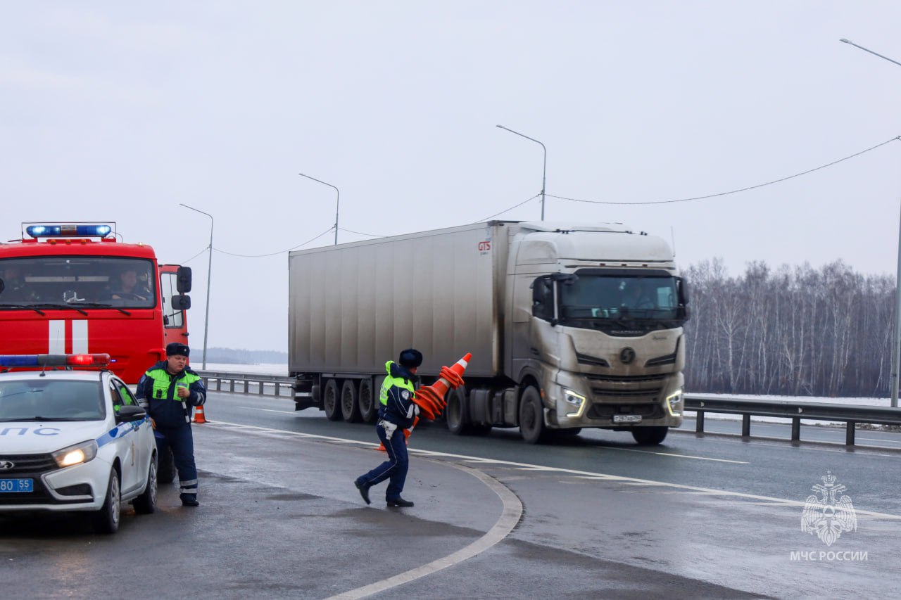 Ответ на ежегодные риски. Омские службы отработали действия при ДТП на федеральной трассе Ответ на ежегодные риски. Омские службы отработали действия при ДТП на федеральной трассе