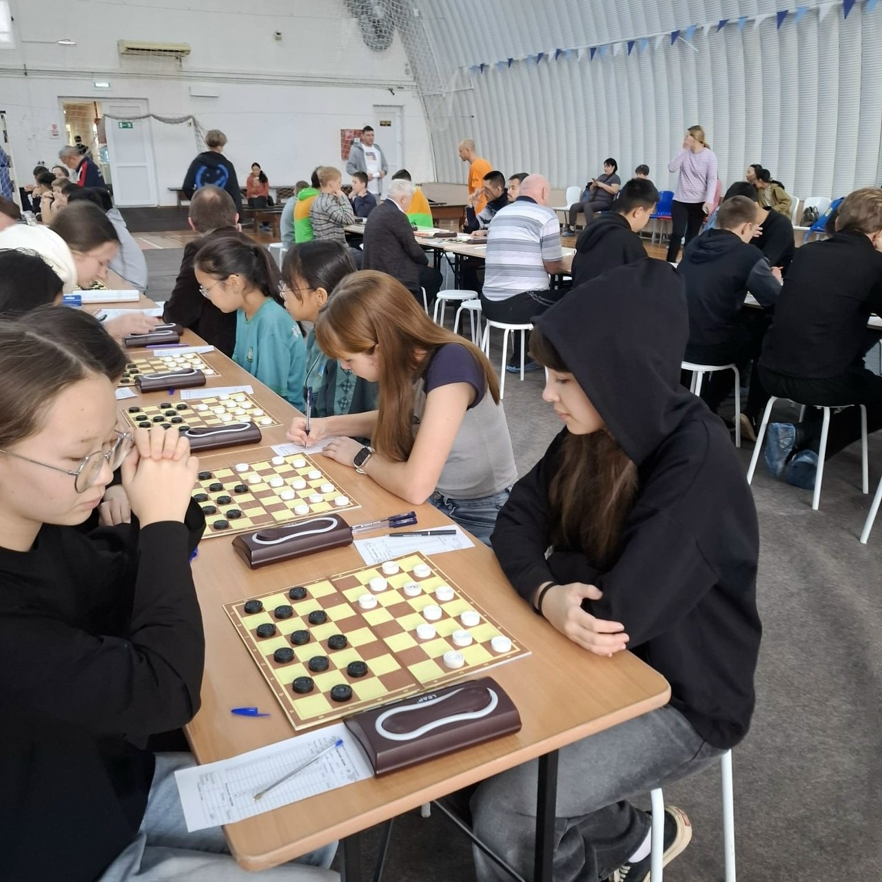 Омичи завоевали 6 медалей всероссийского турнира по шашкам «Ангарская осень» в Иркутской области Омичи завоевали 6 медалей всероссийского турнира по шашкам «Ангарская осень» в Иркутской области