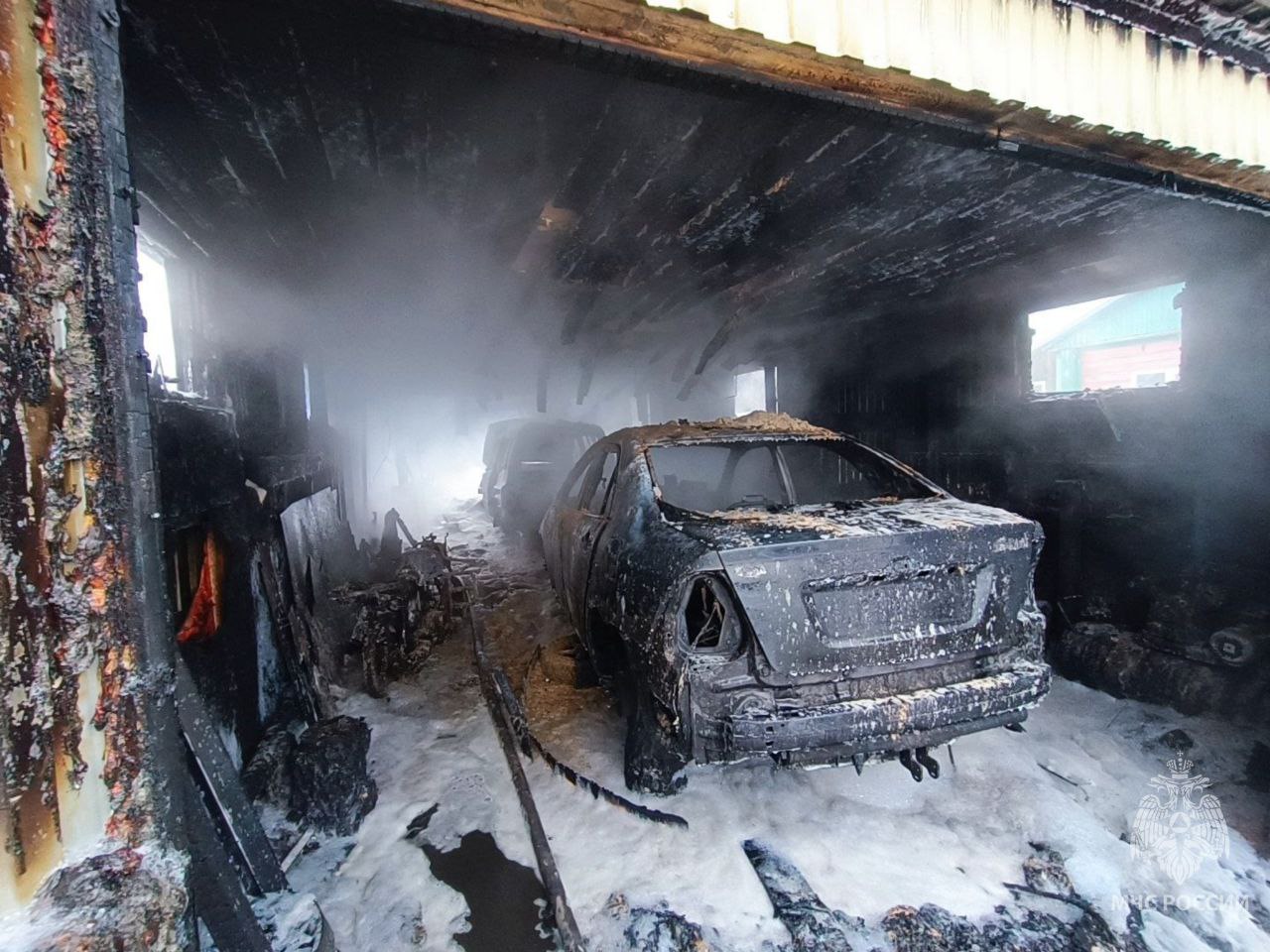 #пожарызасутки. 11 ноября в 09:39 В Тюкалинском районе в деревне 2-я Пятилетка горела хозпостройка #пожарызасутки. 11 ноября в 09:39 В Тюкалинском районе в деревне 2-я Пятилетка горела хозпостройка