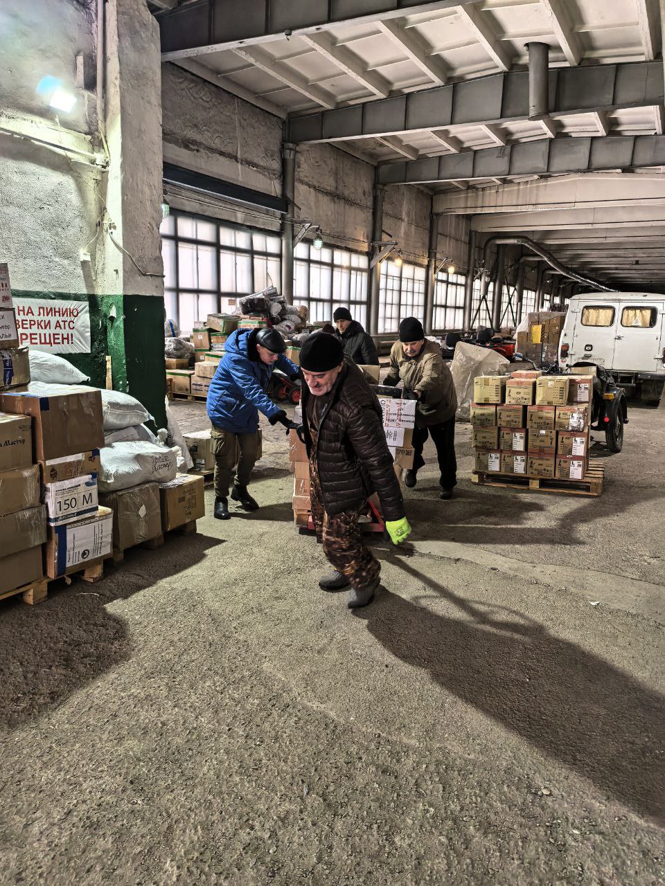 Со склада Гумцентра Омской области отправлен груз в Курскую область Со склада Гумцентра Омской области отправлен груз в Курскую область