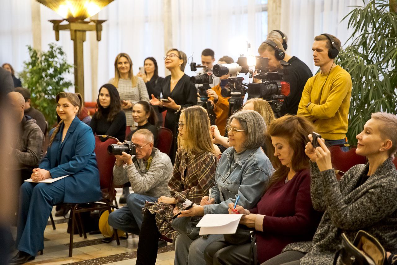 В Омске завершились «Большие гастроли» «Мастерской «12» Никиты Михалкова» В Омске завершились «Большие гастроли» «Мастерской «12» Никиты Михалкова»